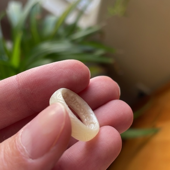 Groove Silicone Ring Women’s Size 5 Pearl White Jewelry Work Gym Breathable Ring - Picture 4 of 6